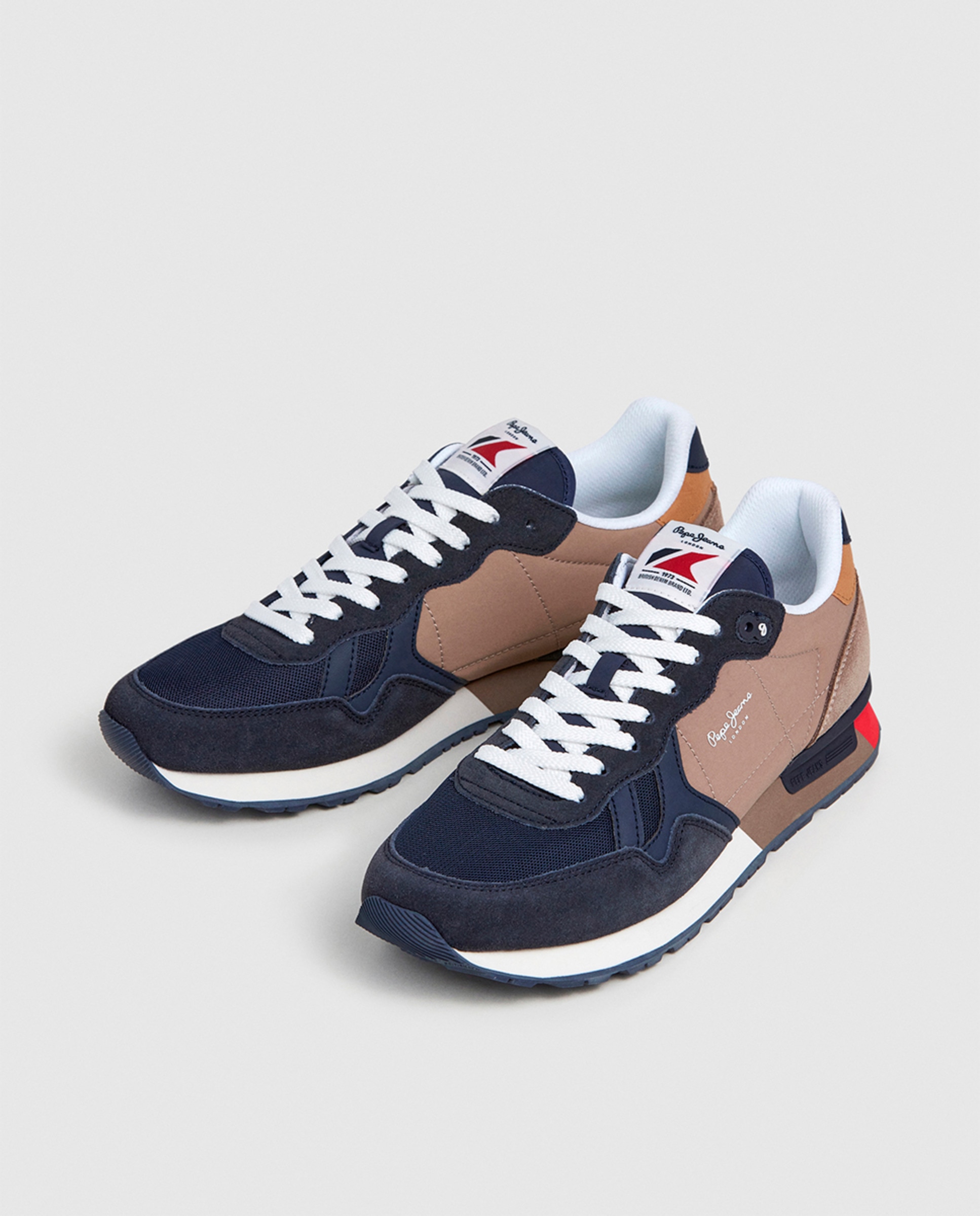 Sapatilhas Brit Colors em Combinação de Material e Cor Azul-marinho-9