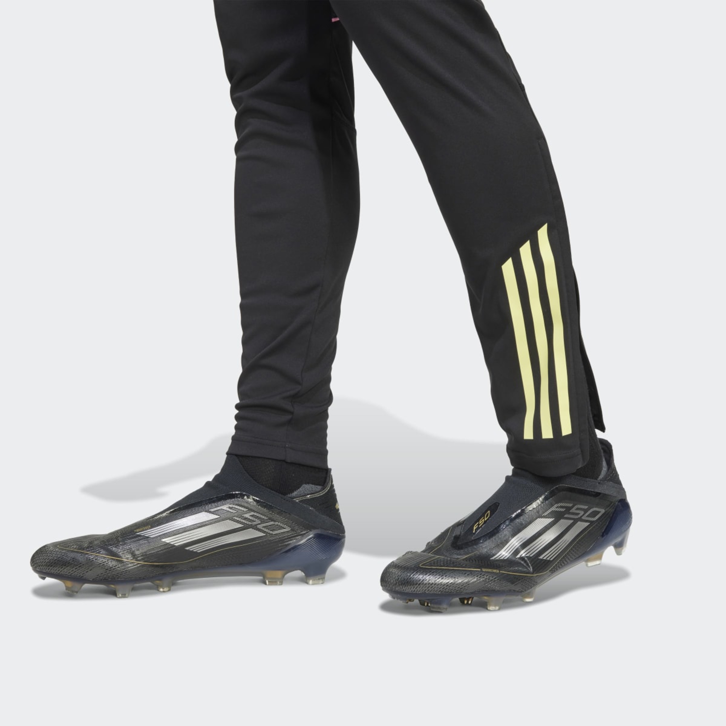 Calças de Homem Juventus FC 2025-2026 Tiro 25 Competition Preto-3