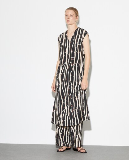 Imagen 0 de Vestido sin mangas largo con cuello pico