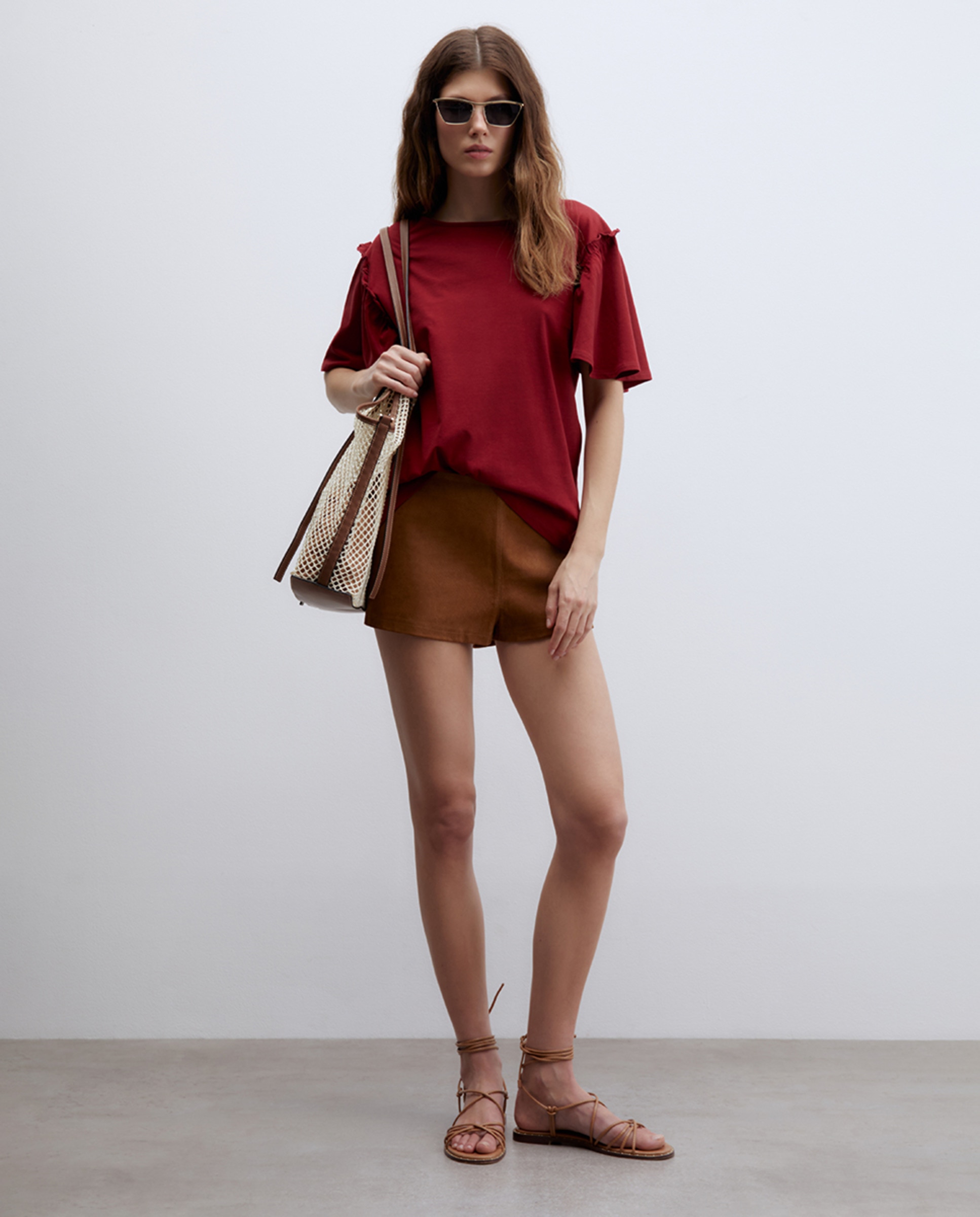 T-shirt Lisa com Folhos Bordeaux-5