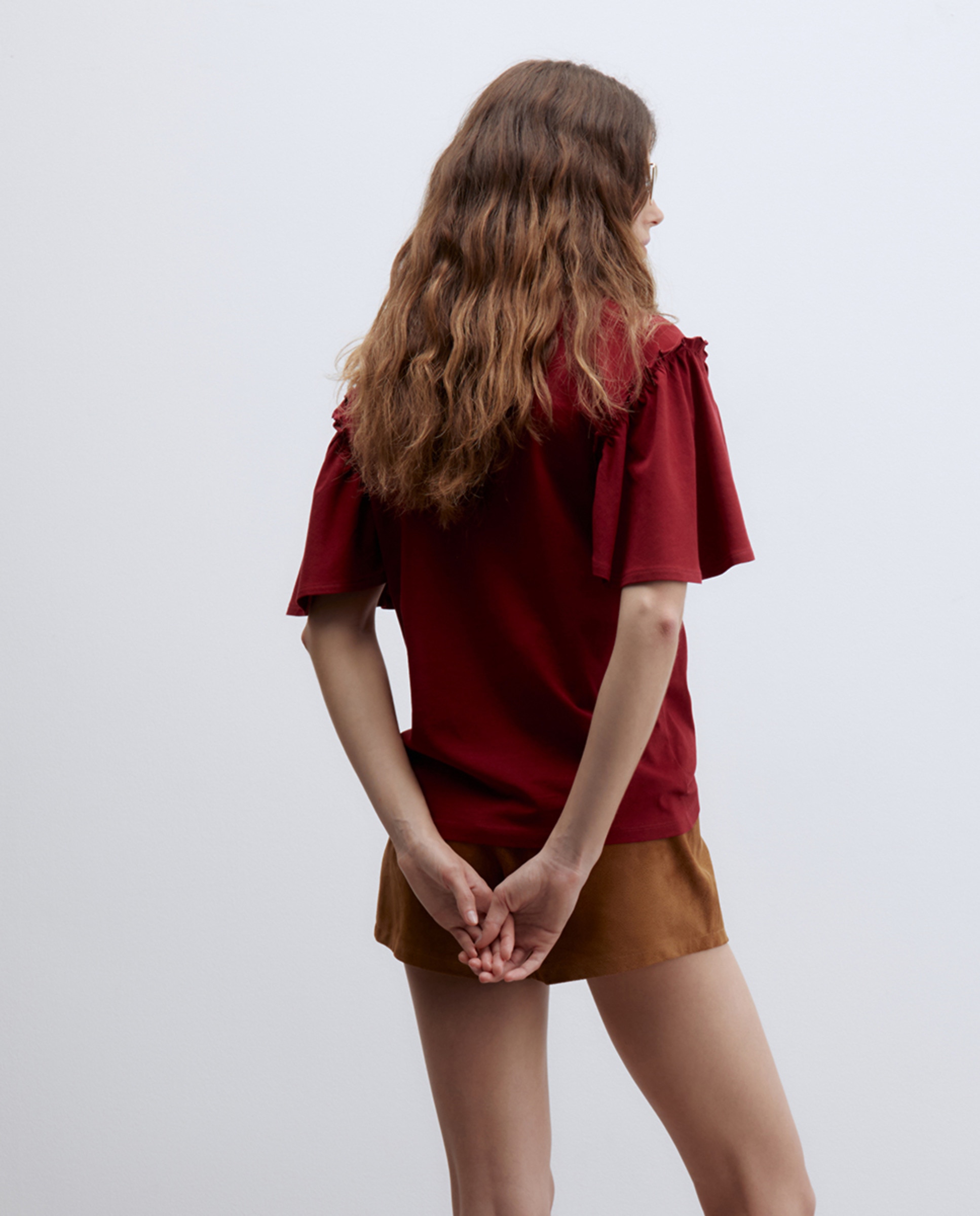 T-shirt Lisa com Folhos Bordeaux-2