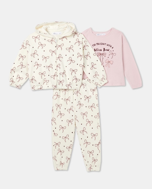 Imagem 0 de Conjunto de Três Peças: Sweatshirt Aberta com Capuz e All Over Print e Calças com All Over Print e Laços
