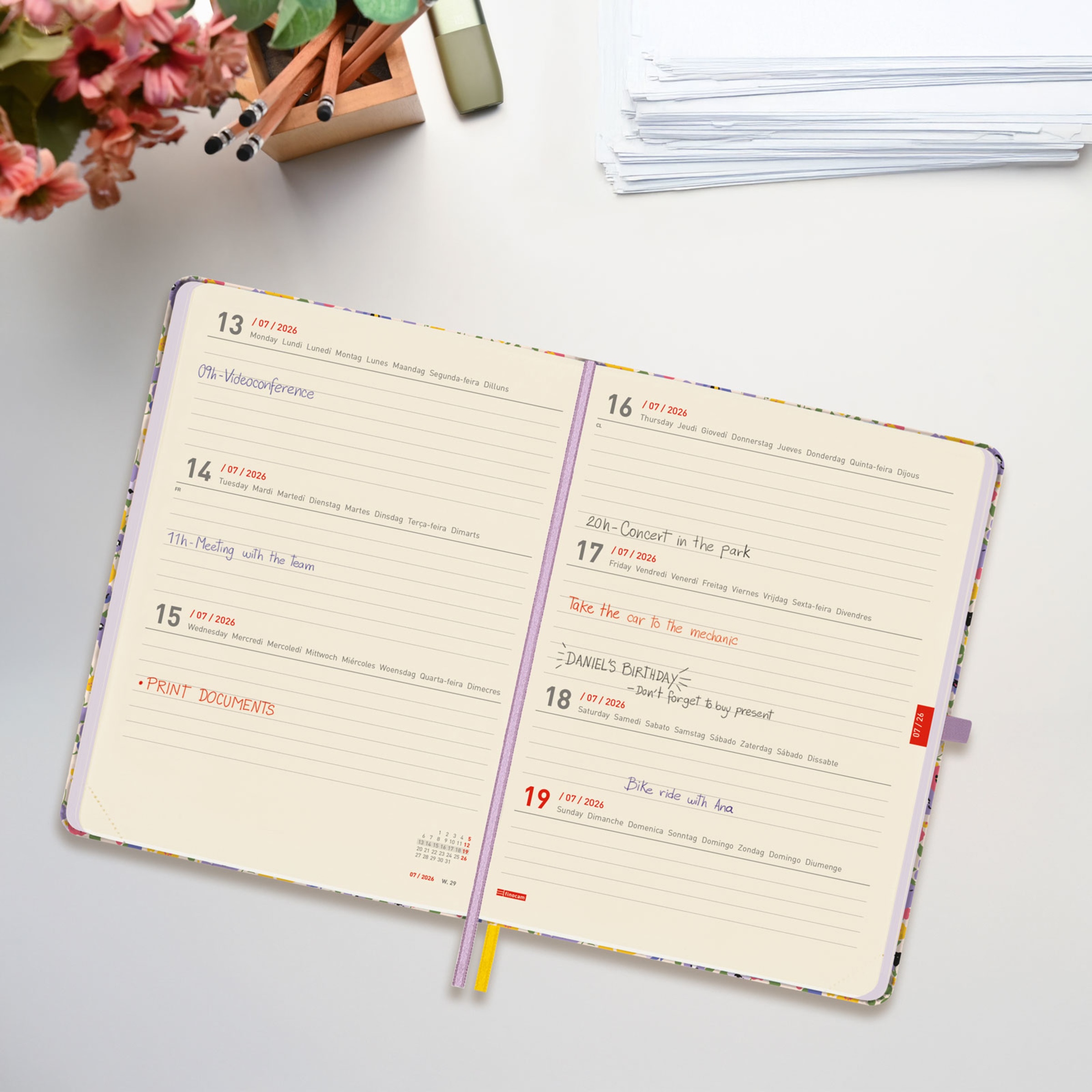 Agenda 18 meses julho 2025-dezembro 2026 Mínimal M5-140x190 mm vista semanal horizontal Girl Finocam internacional multilingue Multicolor-4