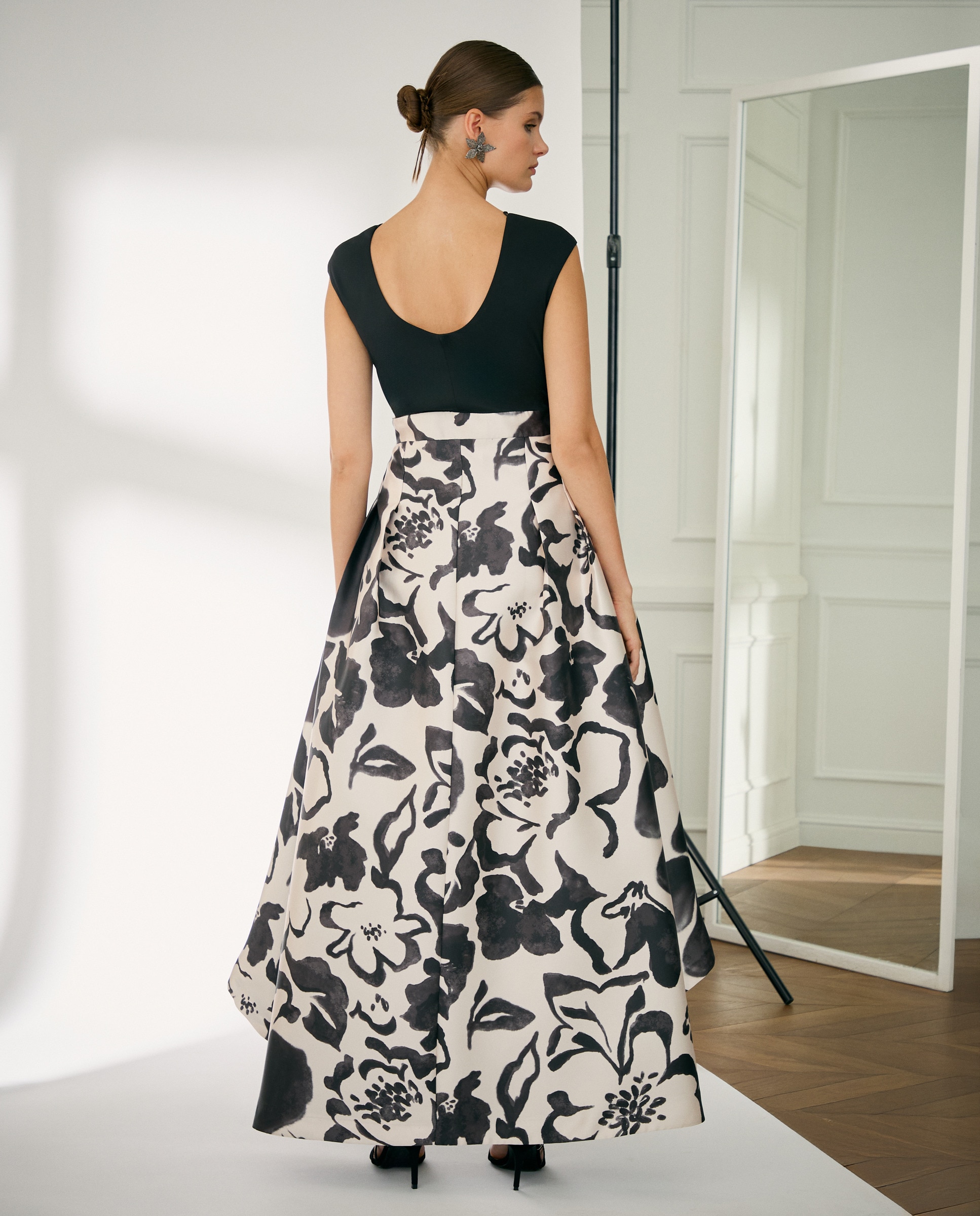 Vestido Comprido com Volume e Top de Malha sem Mangas Preto-3