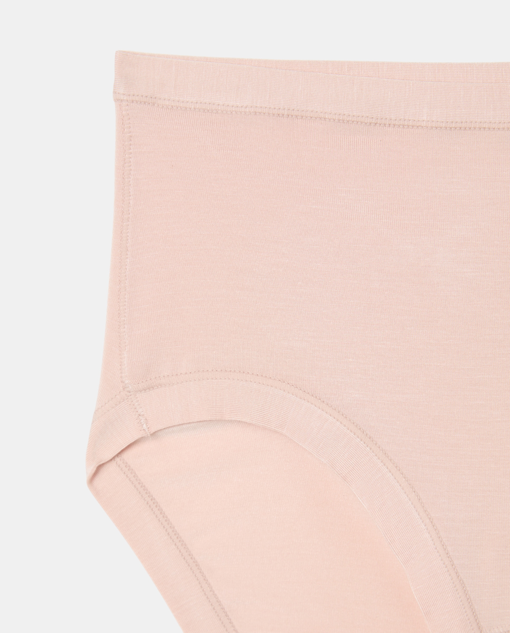 Cueca de Micro Modal Elástica com Tato Suave Bege-2