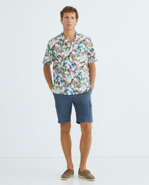 Imagem 0 de Bermudas Cargo Regular Fit com Efeito de Linho