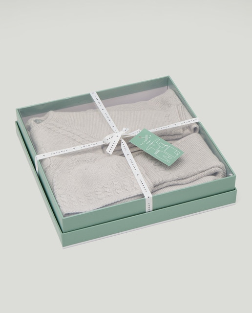 Imagen 0 de Caja regalo conjunto tricot ochos polaina jersey capota y manta de bebé