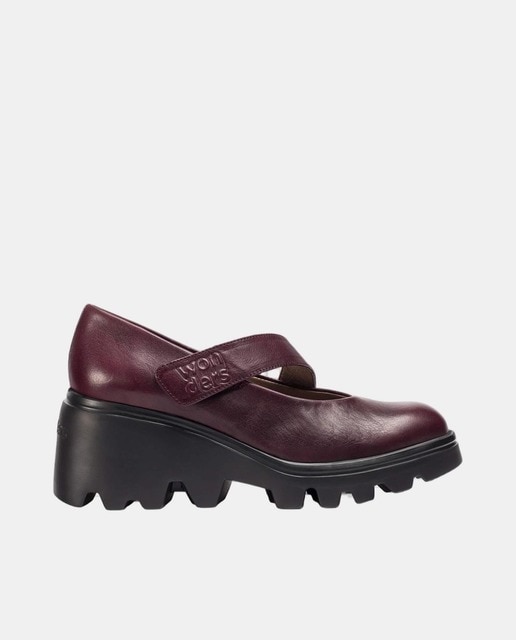 Imagem 0 de Sapatos com Tira Assimétrica - Preto