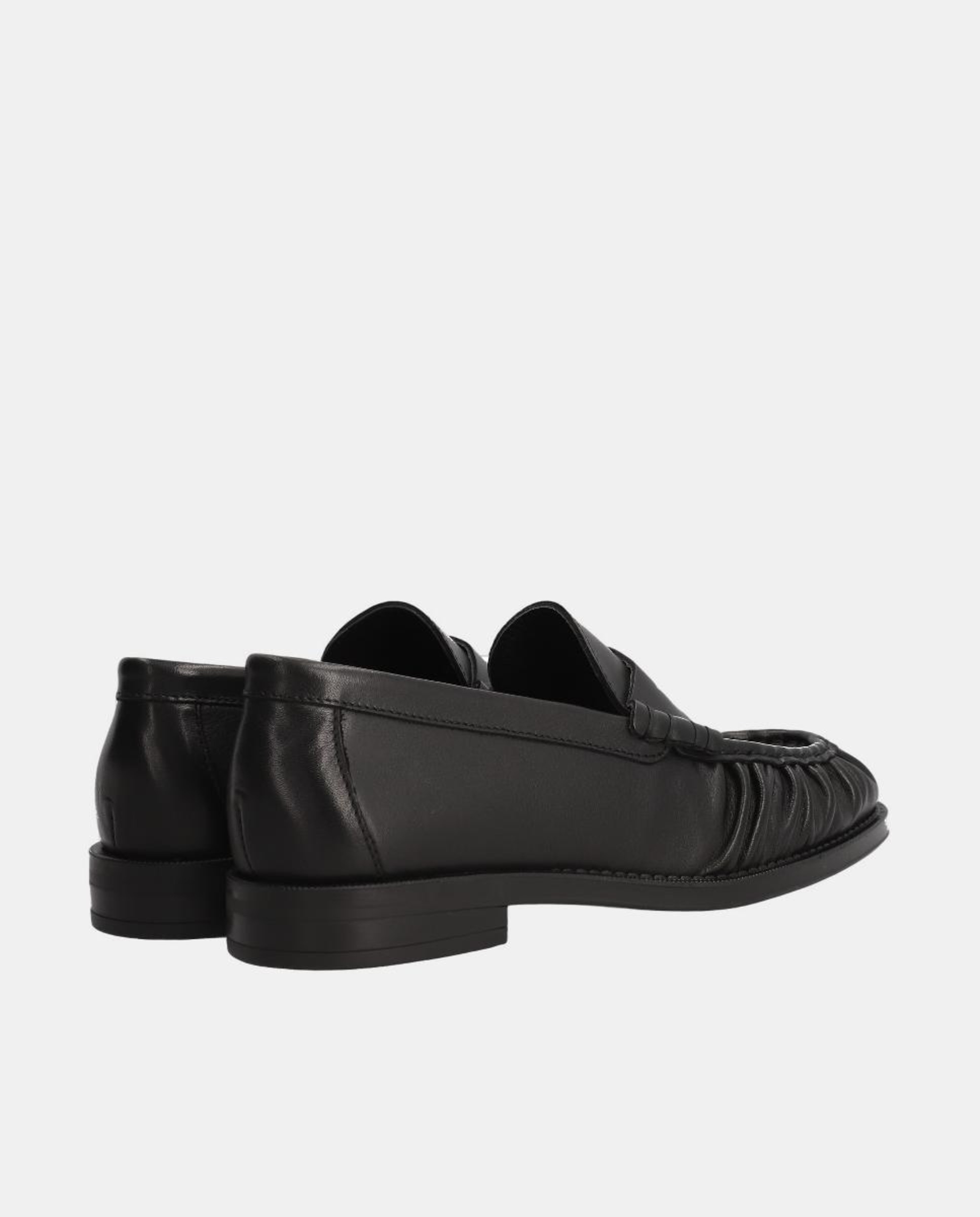Mocassins em Pele com Sola de Borracha TPR e sem Fecho Preto-3
