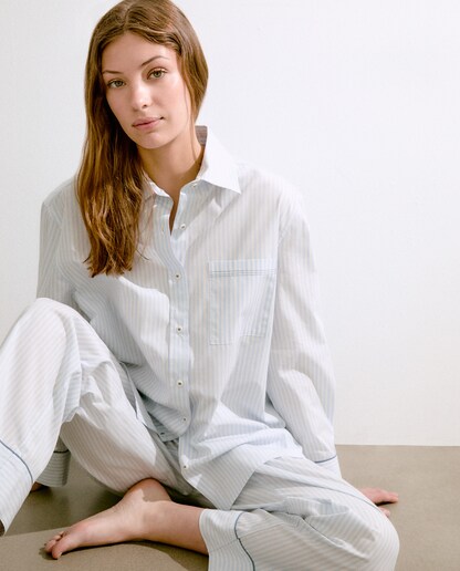 Imagen 0 de Pijama camisero de rayas de mujer