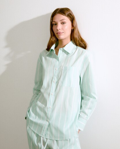 Imagen 0 de Pijama camisero de rayas de mujer