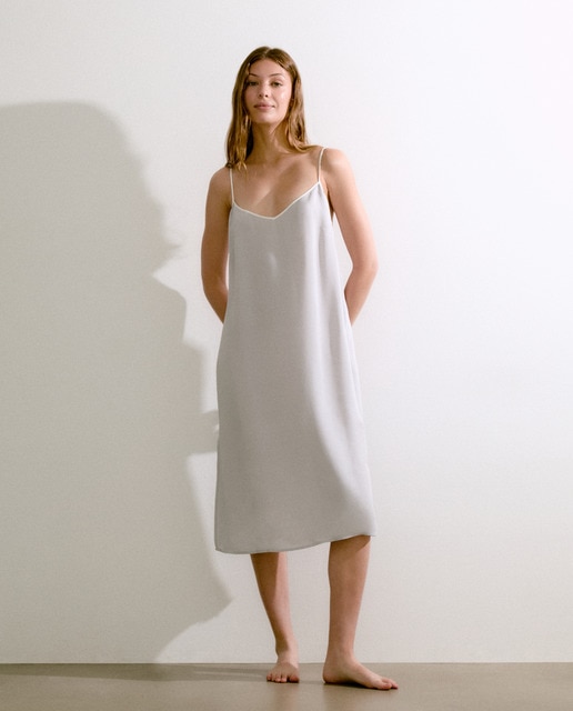 Imagen 0 de Camisón de tirantes de mujer
