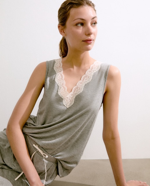 Imagen 0 de Camiseta de pijama de mujer con tirantes