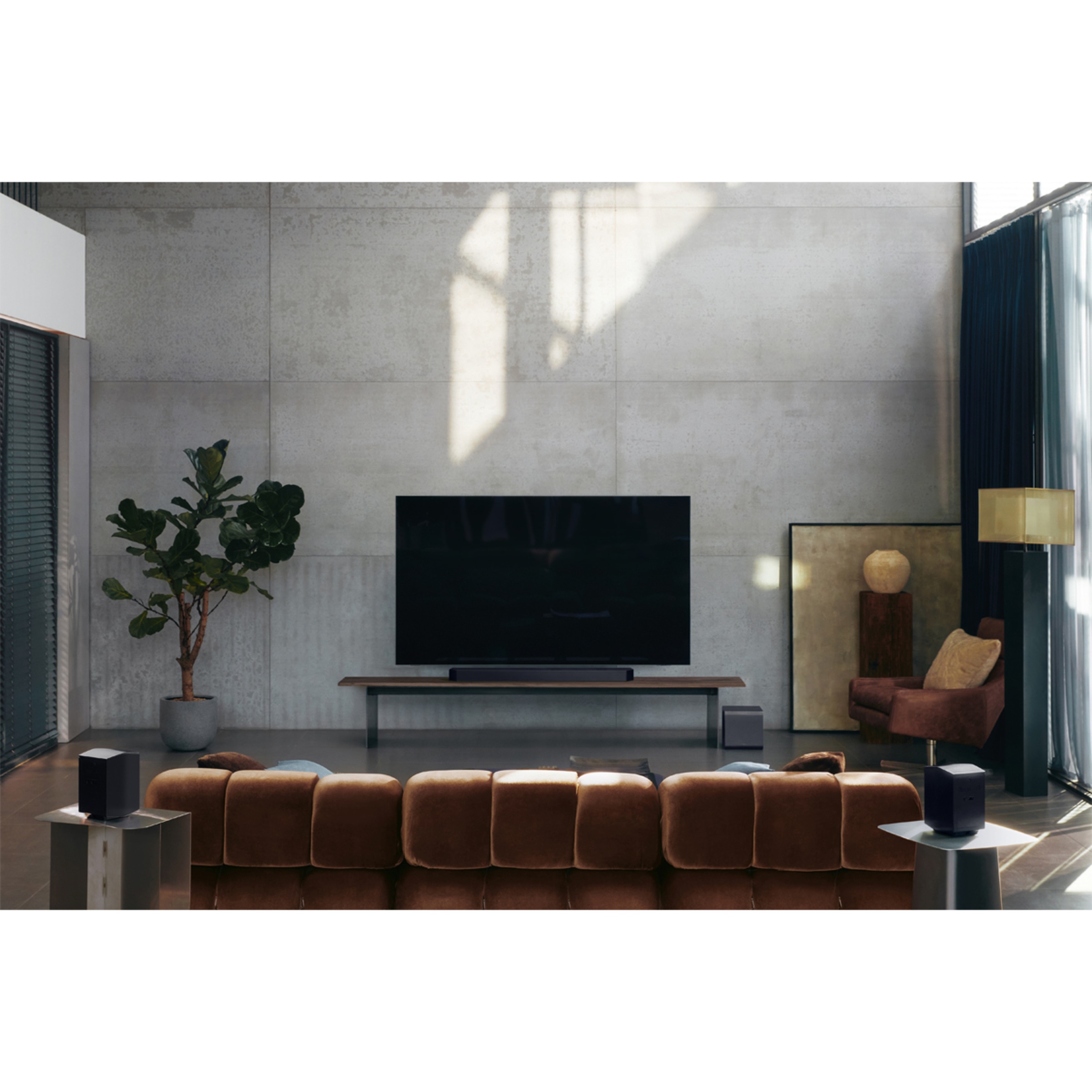 Barra de sonido Samsung 2025 HW-Q990F, Dolby Atmos y DTS: X, Q-Symphony, 11.1.4 con 23 altavoces, 756W, Subwoofer inalámbrico 8" de 300W, Wi-Fi Negro-12