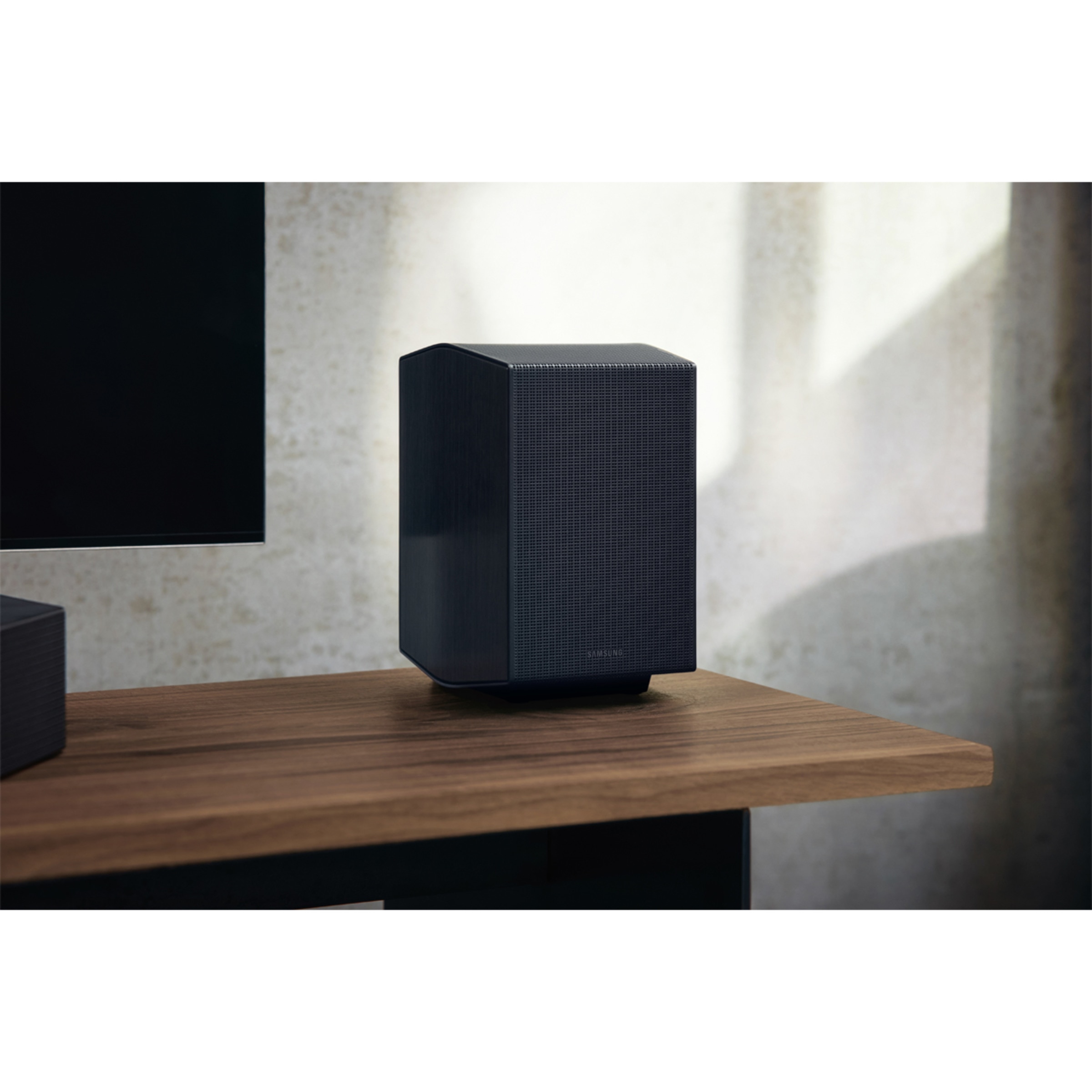 Barra de sonido Samsung 2025 HW-Q990F, Dolby Atmos y DTS: X, Q-Symphony, 11.1.4 con 23 altavoces, 756W, Subwoofer inalámbrico 8" de 300W, Wi-Fi Negro-10