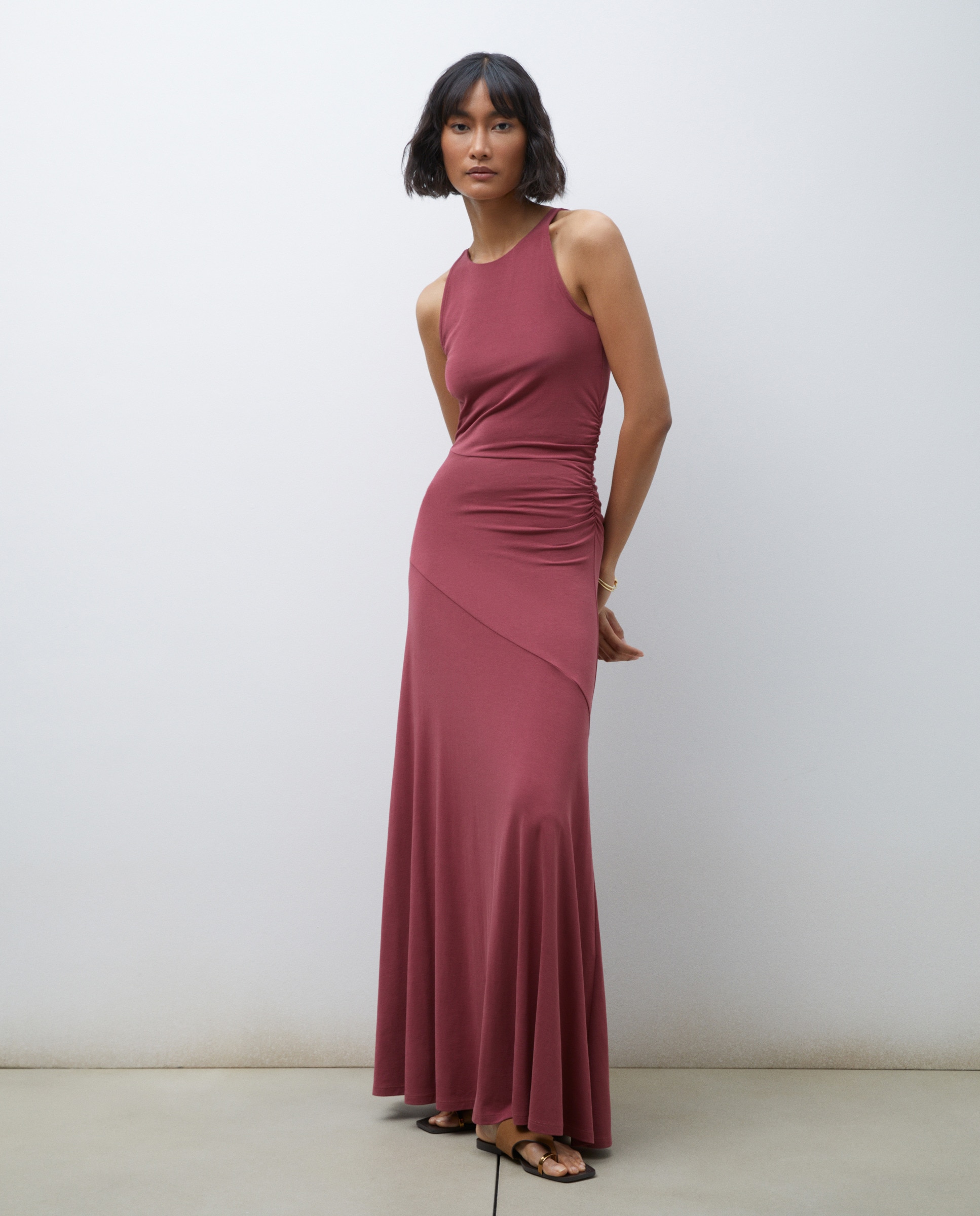 Vestido Comprido sem Mangas com Decote Halter Drapeado Bordeaux-2