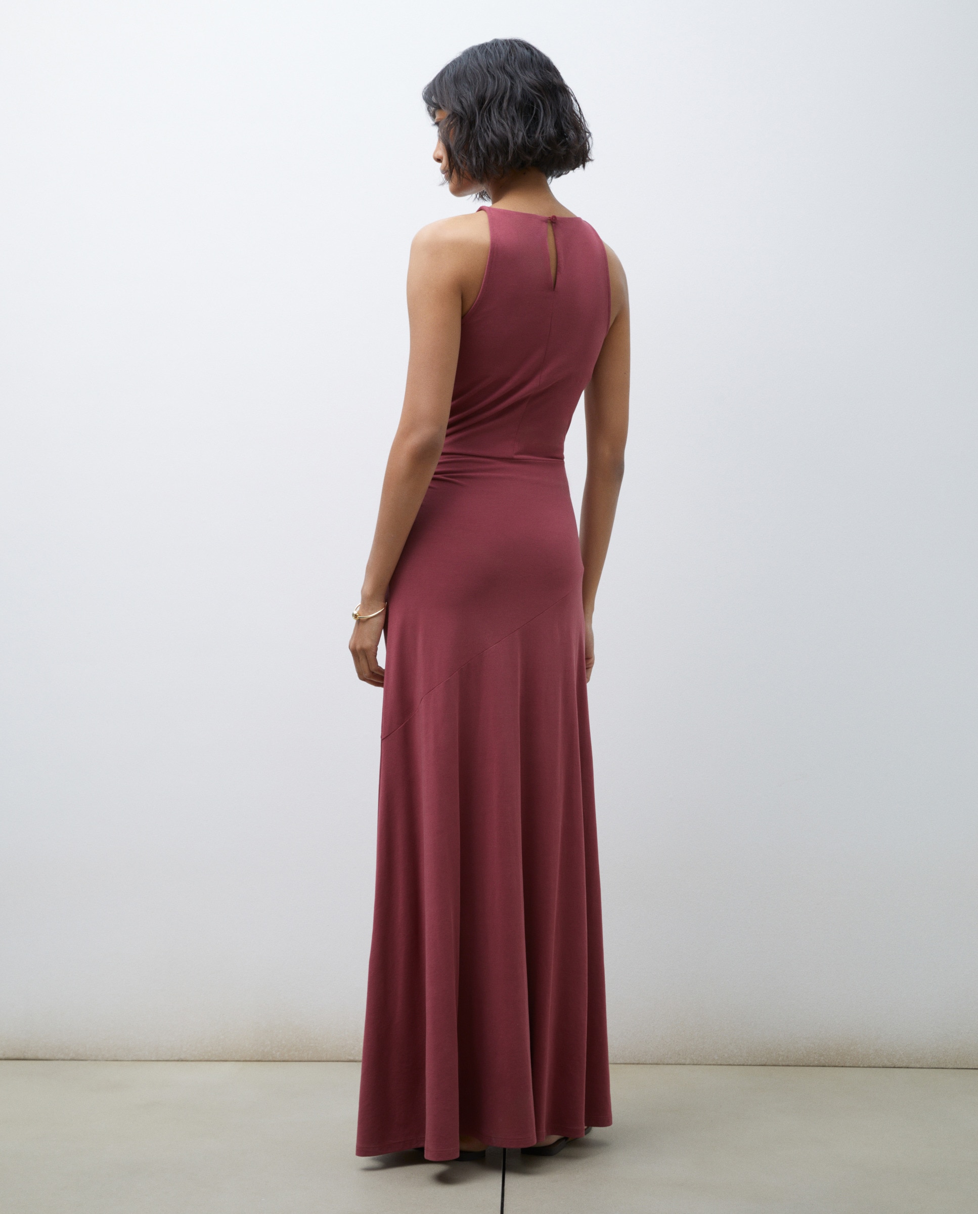 Vestido Comprido sem Mangas com Decote Halter Drapeado Bordeaux-3