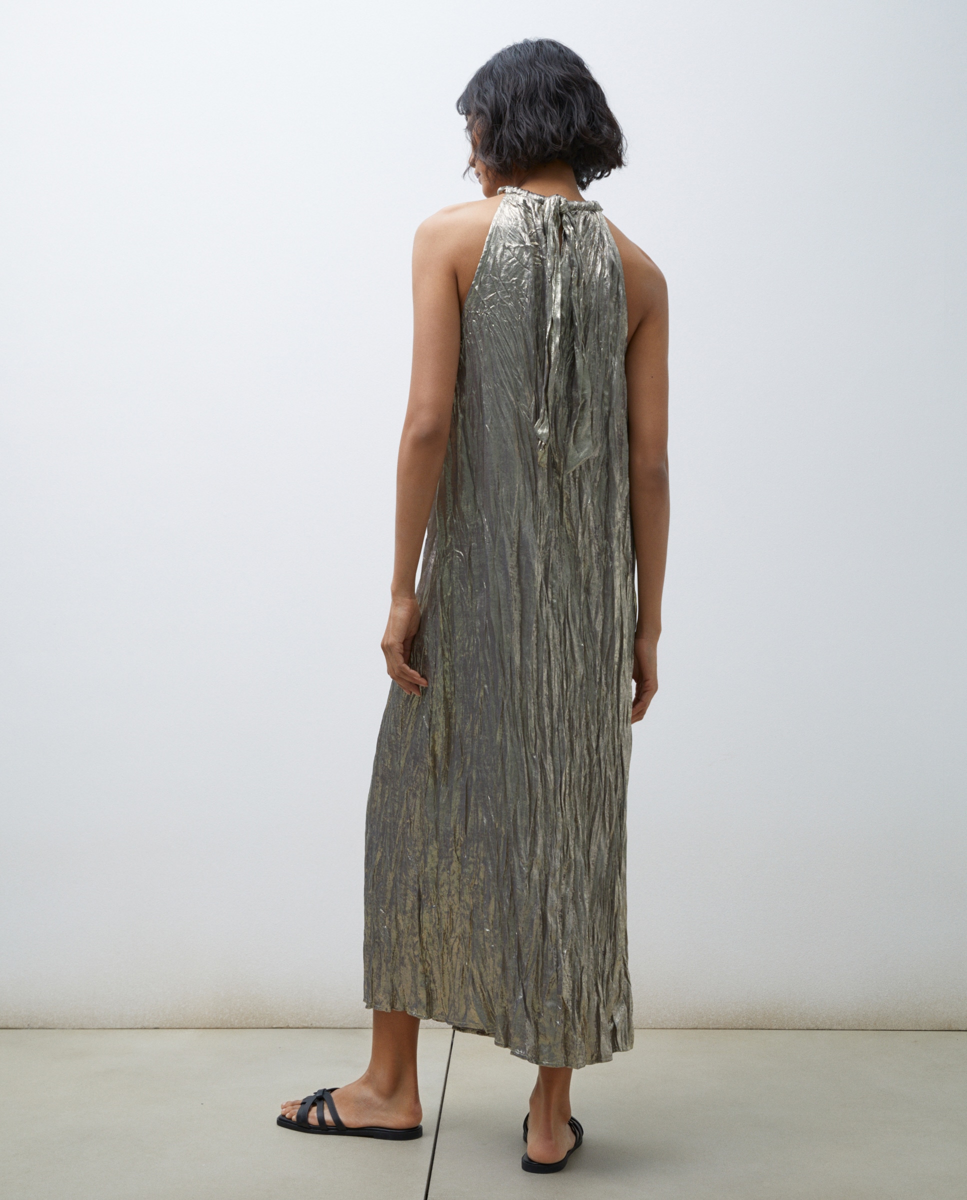 Vestido Midi Halter sem Mangas com Detalhe de Nó e Brilhantes Prata-3
