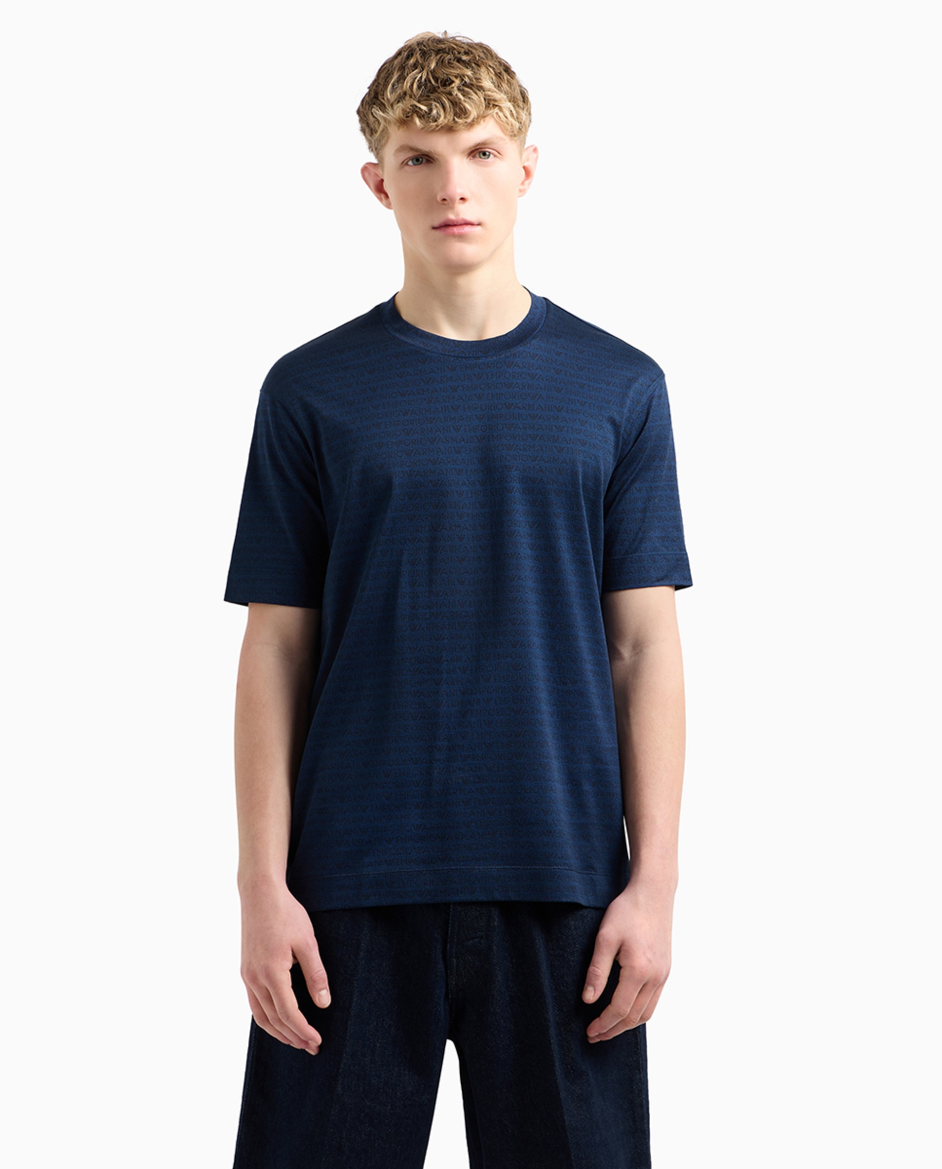 T-shirt Regular Fit com Manga Curta Preto-1