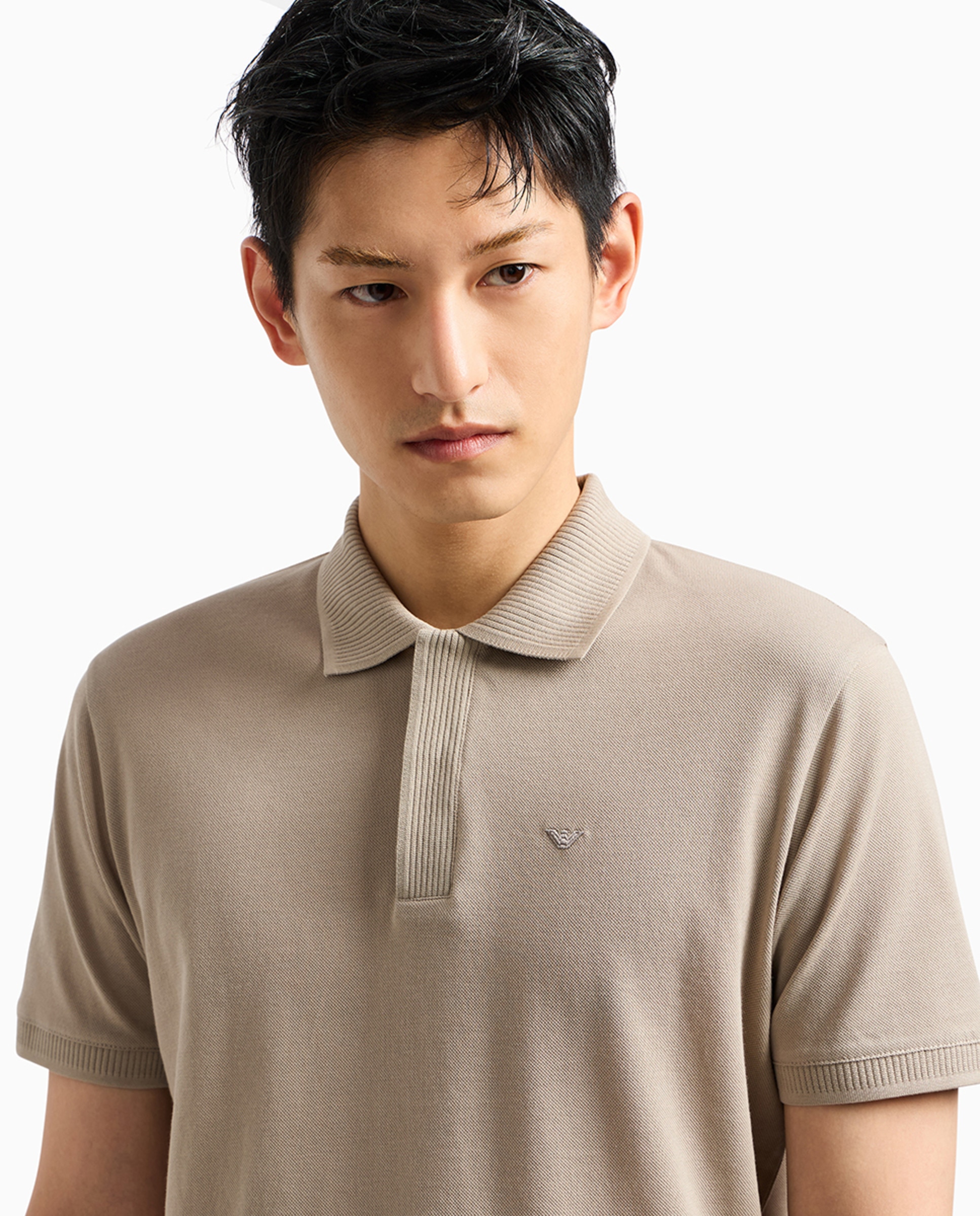 Polo Regular Fit com Manga Curta Taupe-3