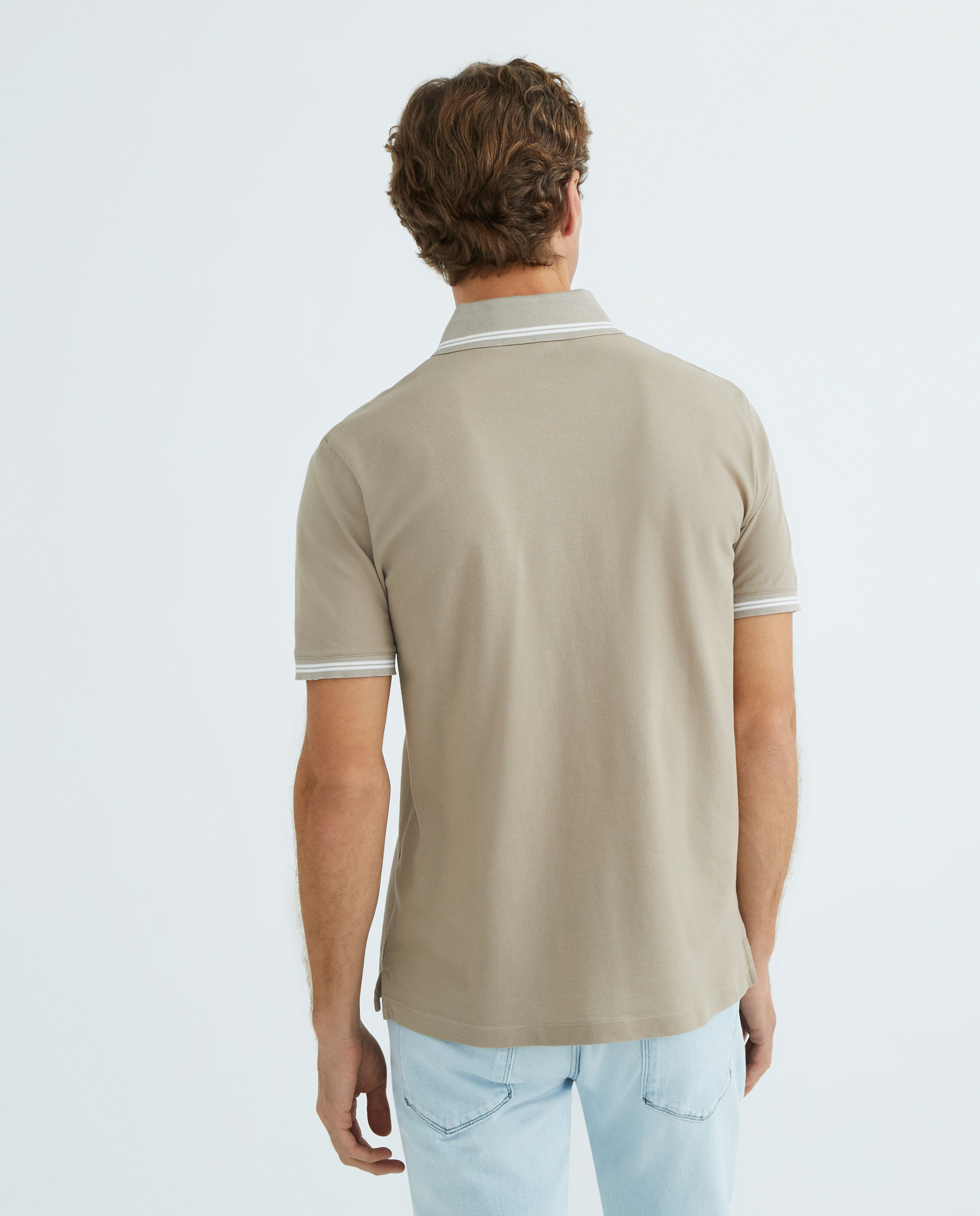 Polo Regular Fit com Manga Curta Taupe-3