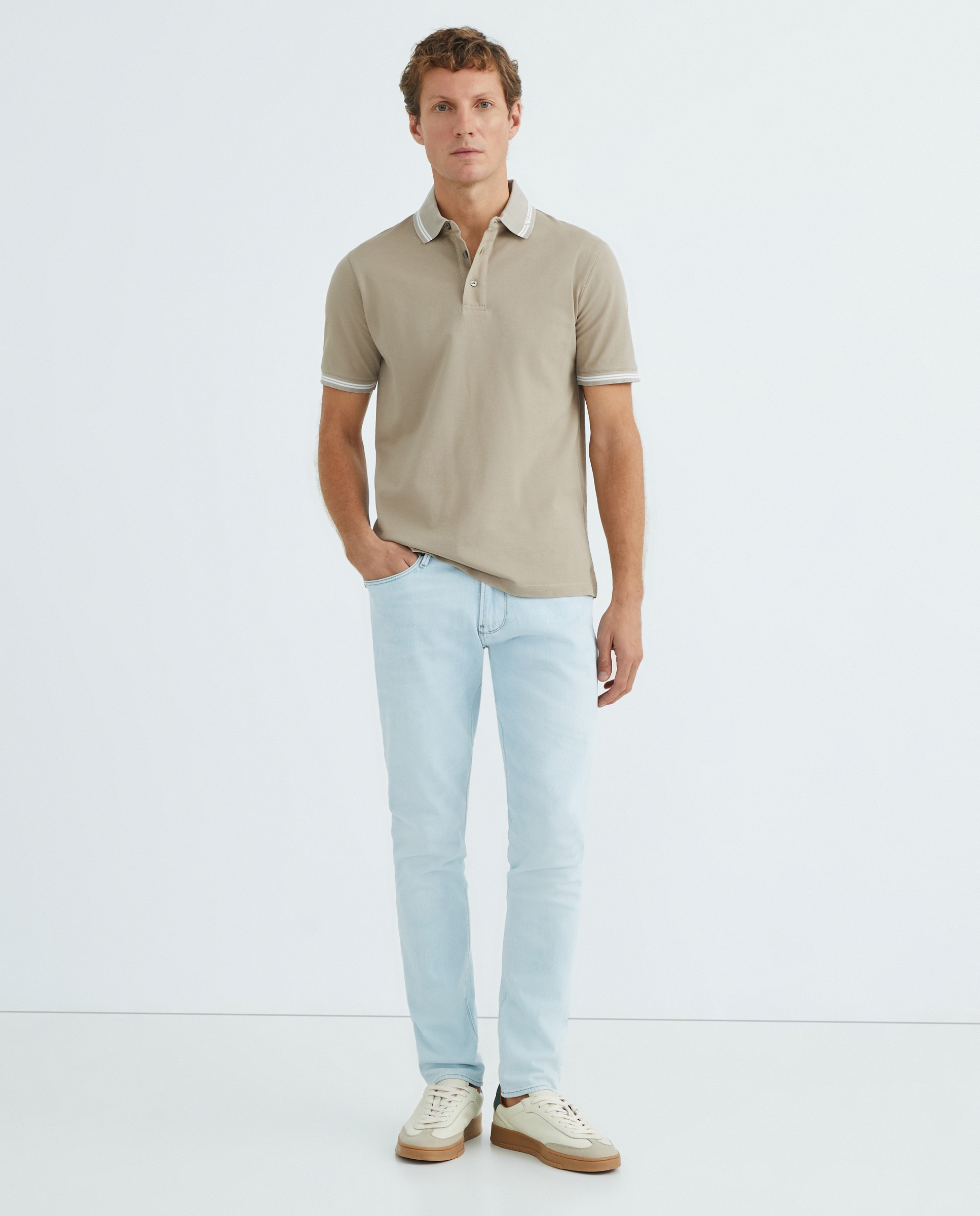 Polo Regular Fit com Manga Curta Taupe-2
