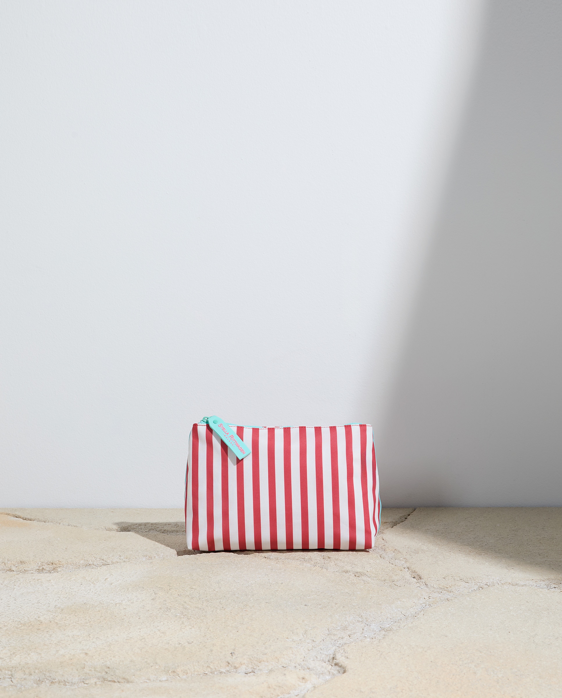 Nécessaire Plastificado com Estampado às Riscas Rosa-1