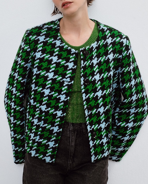 Imagen 0 de Chaqueta de mujer corta cuadros