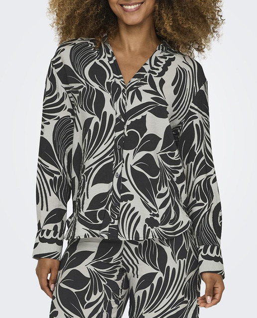 Imagen 0 de Camisa de mujer estampada de manga larga