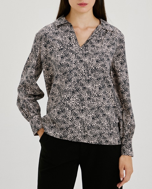 Imagen 0 de Camisa de mujer estamapda de manga larga