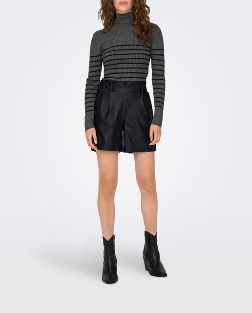 Imagen 0 de Pantalón corto de mujer de polipiel