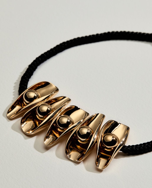 Imagen 0 de Collar dorado