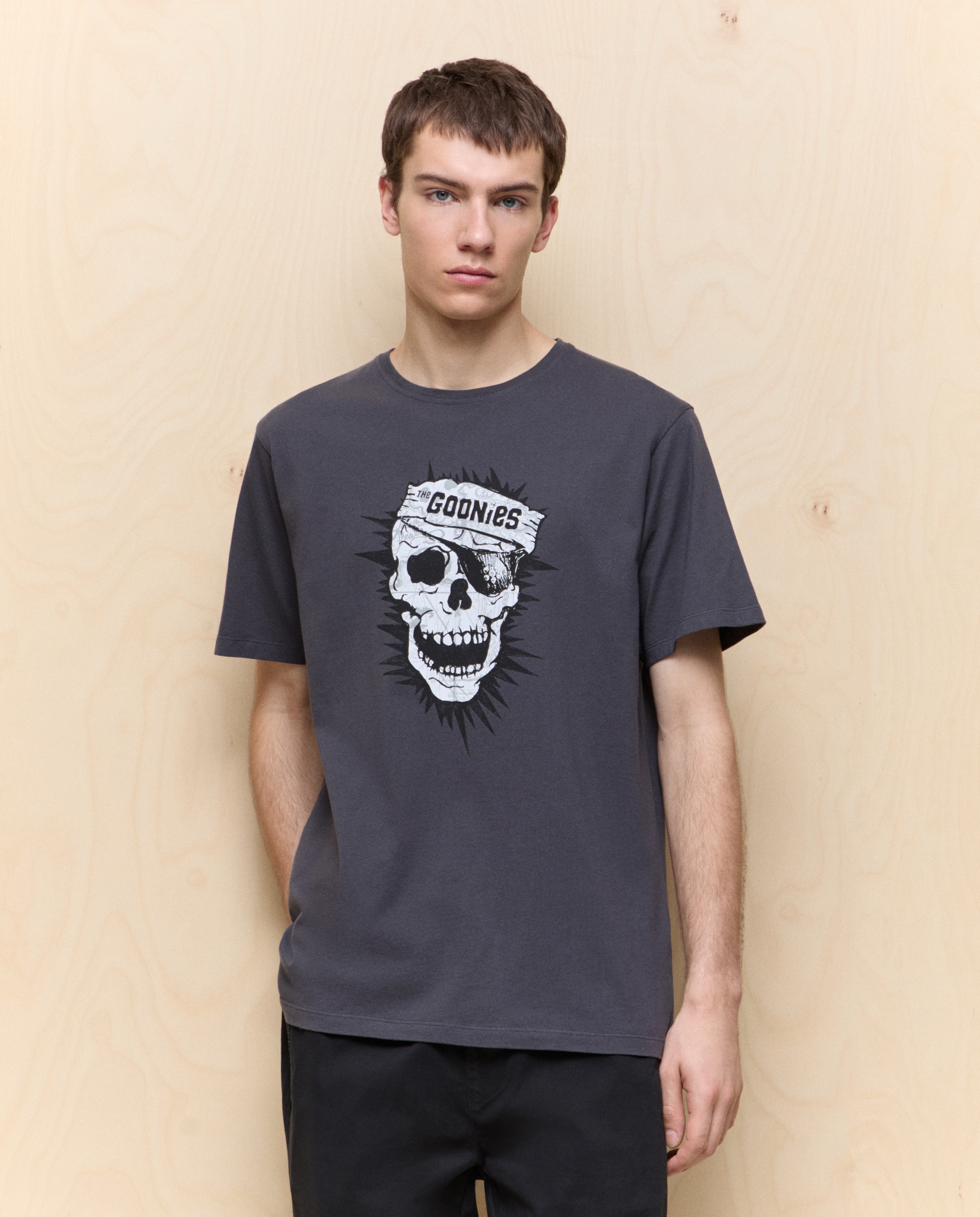 T-shirt de Manga Curta Os Goonies 830 Antracite-1
