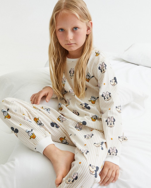 Imagem 0 de Pijama Comprido de Malha com Estampado Minnie Caras e Riscas
