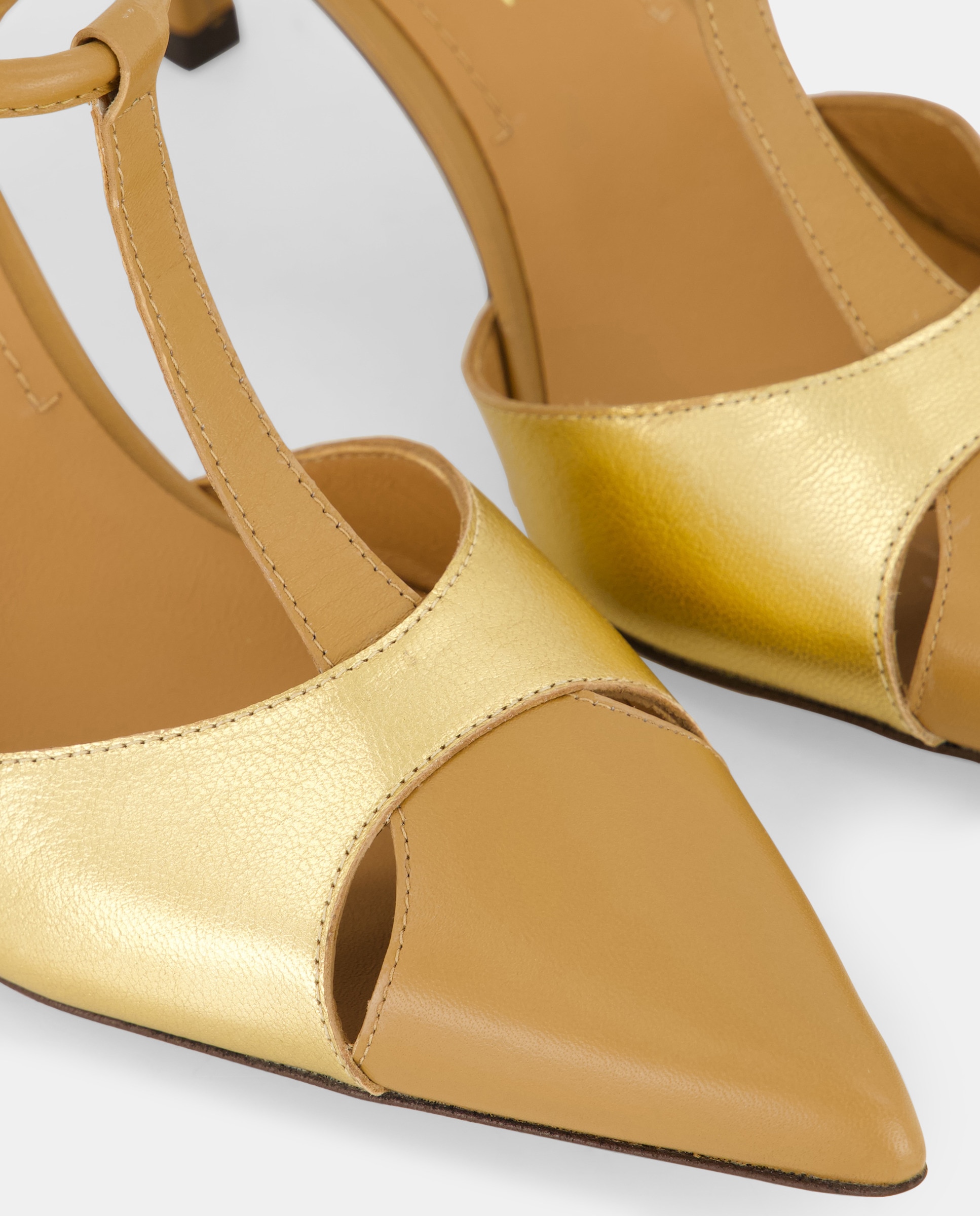Sapatos com Salto Combinado com Borracha Bege-5