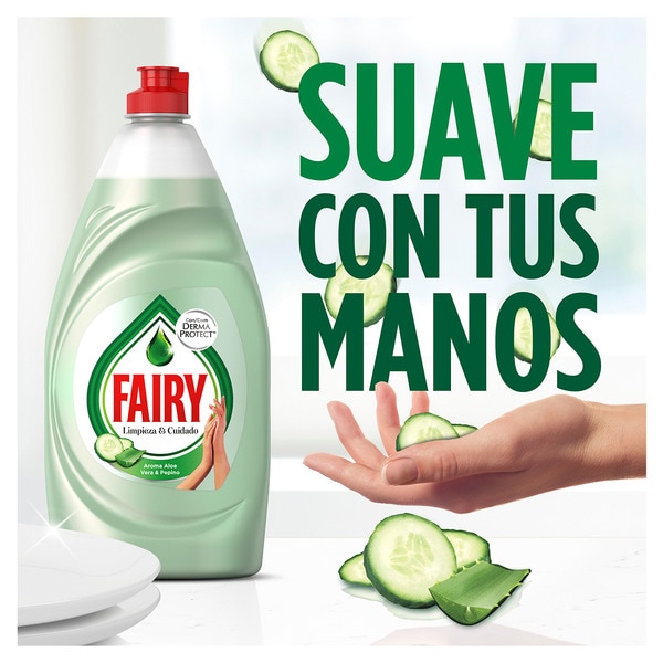 Limpieza y Cuidado concentrated washing up liquid with aloe vera and cucumber bottle 820 ml