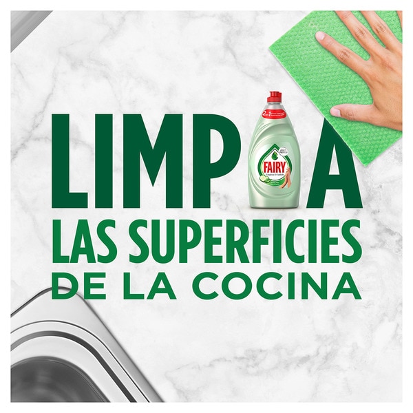 Limpieza y Cuidado concentrated washing up liquid with aloe vera and cucumber bottle 820 ml