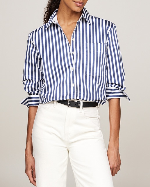 Imagen 0 de Camisa de mujer estampada con cierre de botones