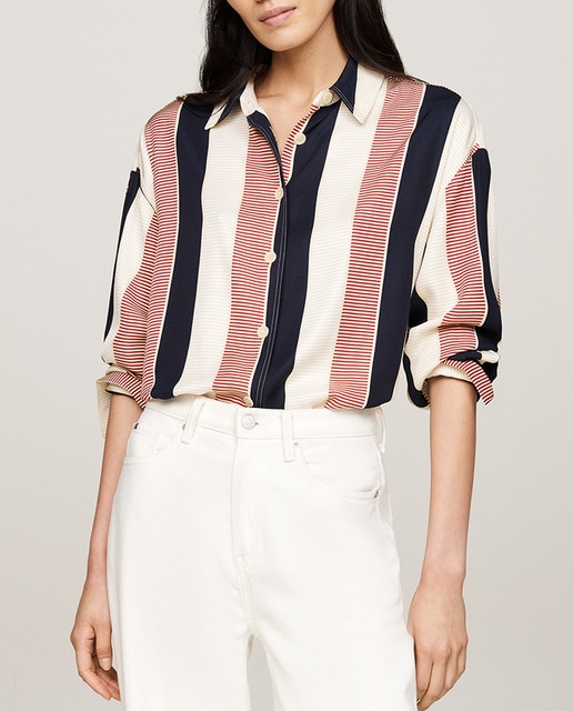 Imagen 0 de Camisa de mujer fluida y estampada