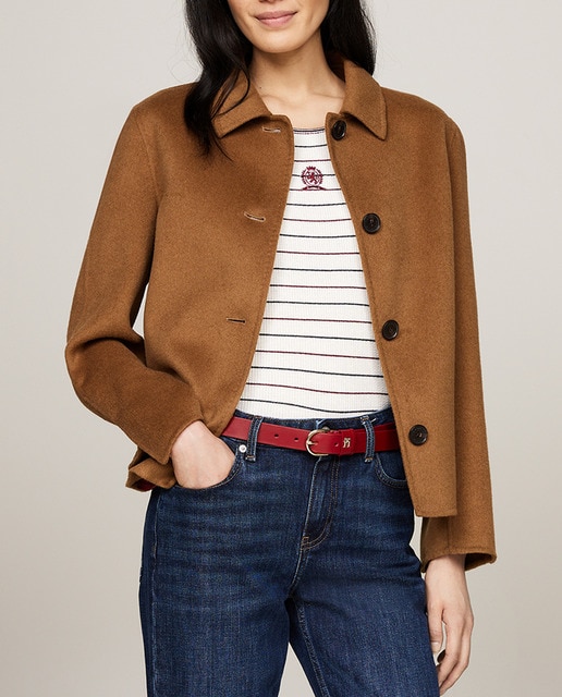 Imagen 0 de Abrigo de mujer corto con cierre de botones