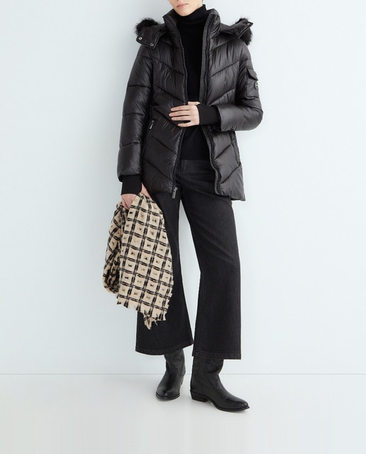 Imagen 0 de Plumas de mujer corto cerrado con cremallera