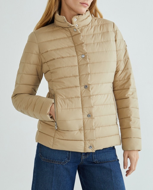 Imagen 0 de Plumífero de mujer impermeable con botones grabados LRL