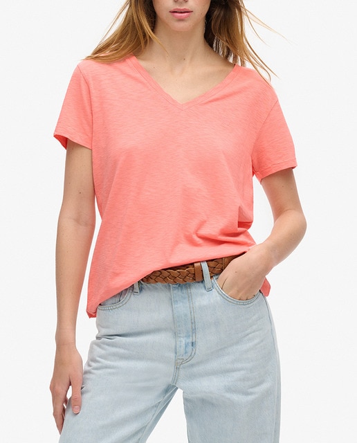 Imagen 0 de Camiseta de mujer flameada con cuello de pico bordada Studios