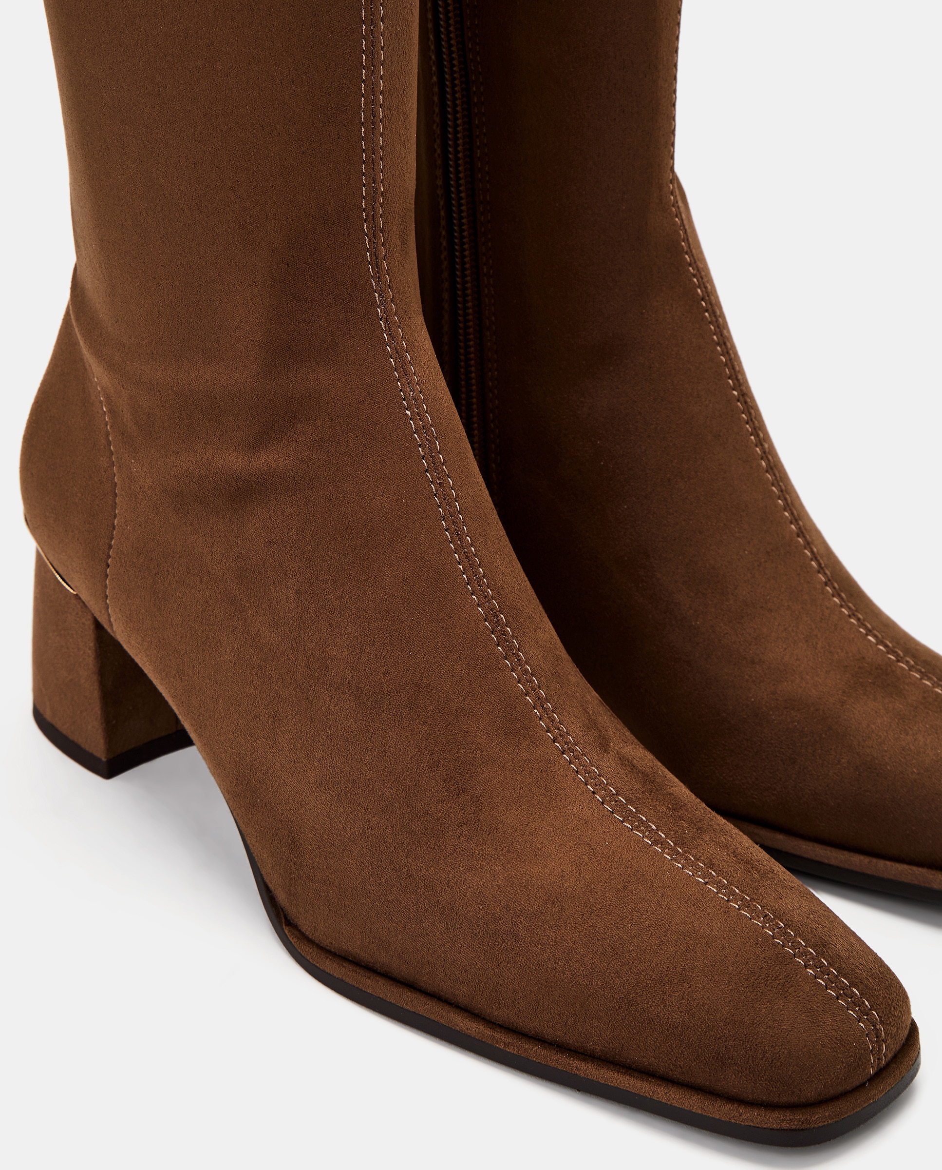 Botas de Salto em Camurça com Elástico e Salto Médio 730 Camel-4