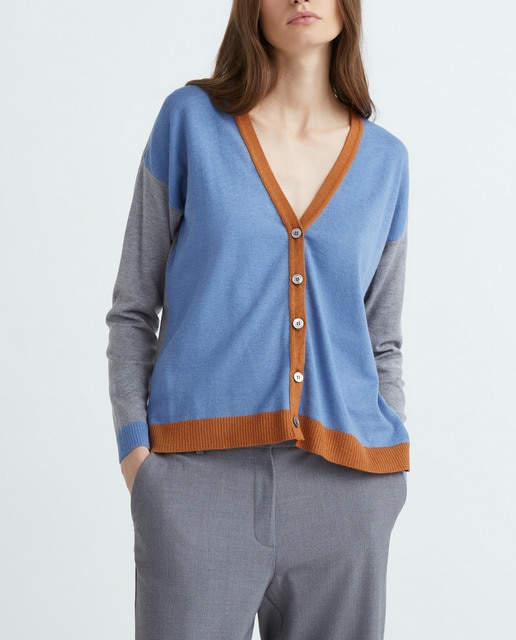 Imagen 0 de Chaqueta de manga larga y escote pico de mujer