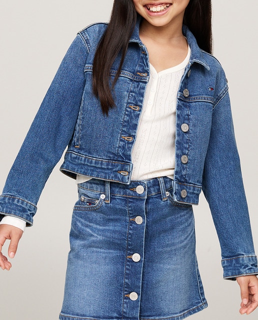 Imagen 0 de Cazadora vaquera de niña con cierre de botones