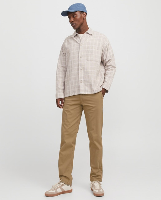 Imagen 0 de Pantalón de hombre tipo chino liso