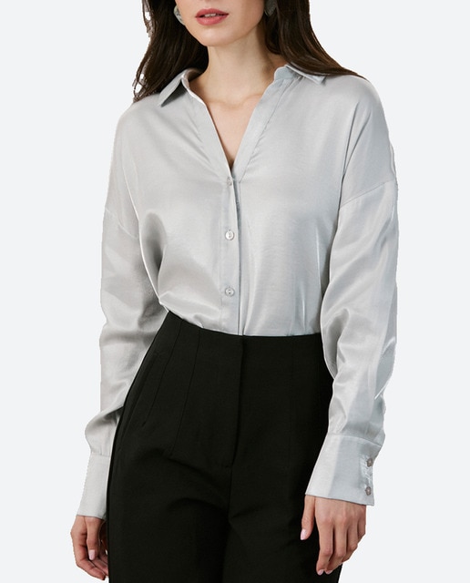 Imagen 0 de Camisa oversize de mujer con cuello pico