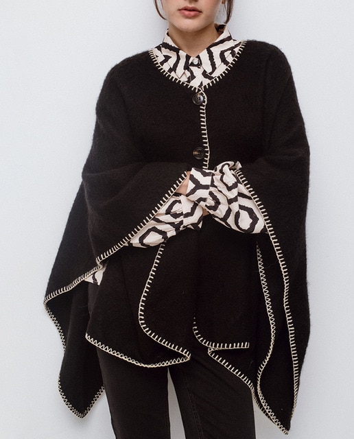 Imagen 0 de Capa de mujer con botones