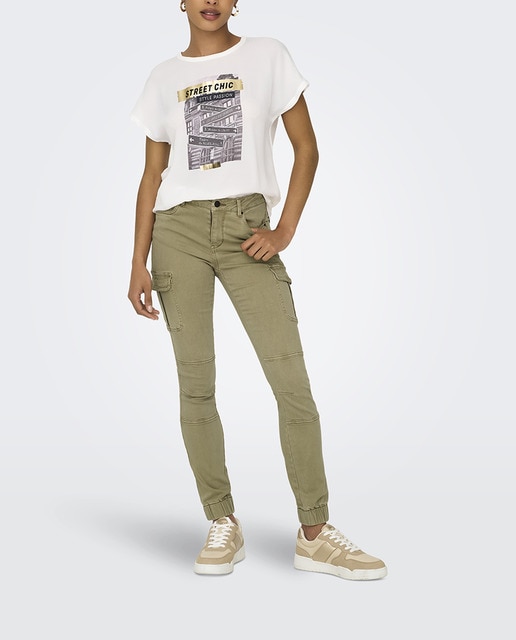 Imagen 0 de Pantalón de mujer estilo cargo con bolsillos laterales